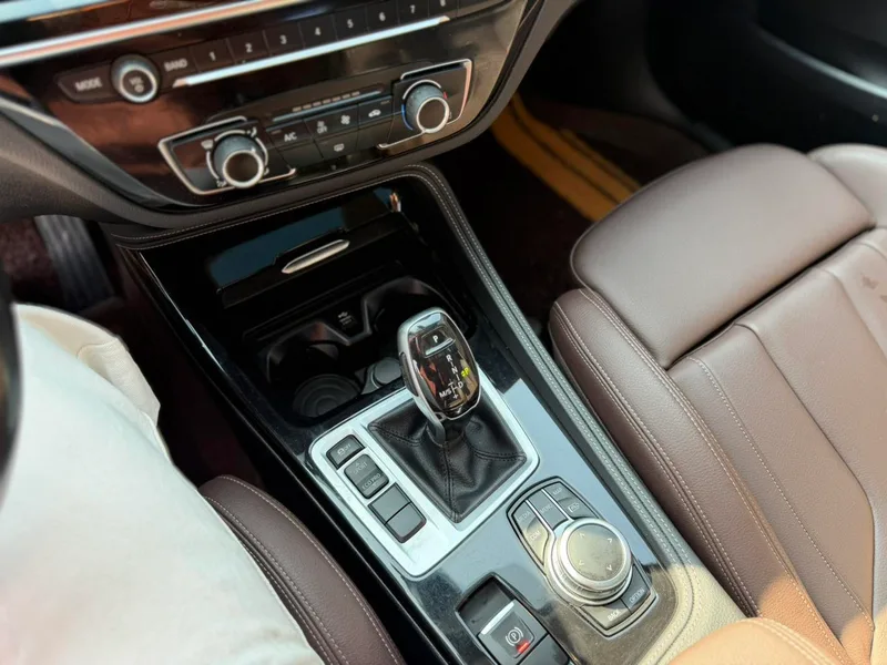 BMW 1 Series 2023 125i M Sports Obsidian Night Edition interior photo 17 BMW 1 Series 2023 125i M Sports Obsidian Night Edition interior photo 17