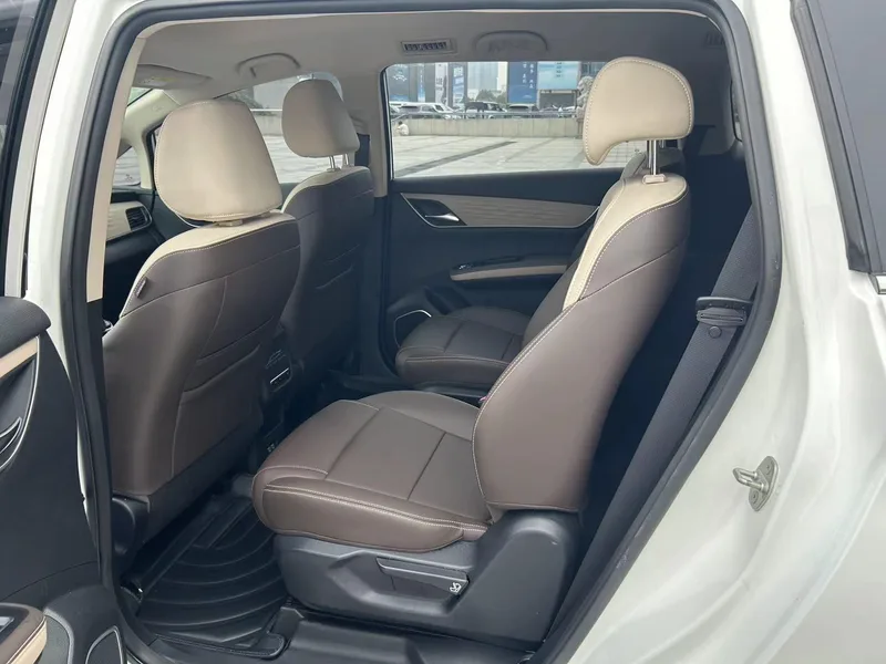 BYD Song MAX DM 2022 DM-i 105KM Executive Edition exterior photo 6 BYD Song MAX DM 2022 DM-i 105KM Executive Edition exterior photo 6