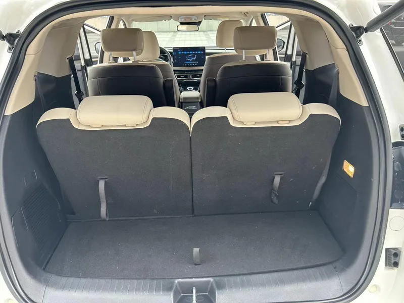 BYD Song MAX DM 2022 DM-i 105KM Executive Edition interior photo 13 BYD Song MAX DM 2022 DM-i 105KM Executive Edition interior photo 13