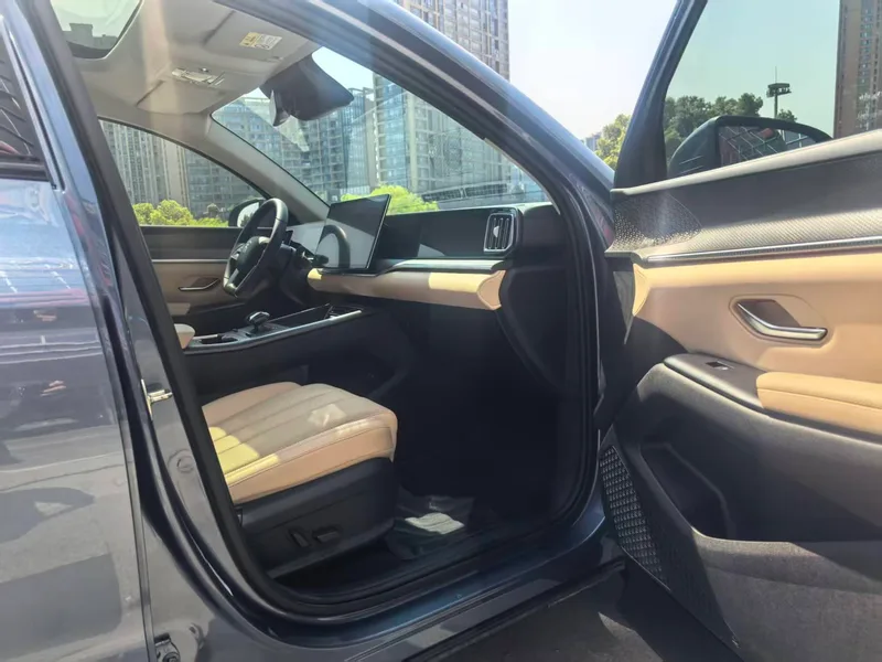 BYD Song Pro 2025 Second generation DM-i 115KM Excellence-type exterior photo 7 BYD Song Pro 2025 Second generation DM-i 115KM Excellence-type exterior photo 7