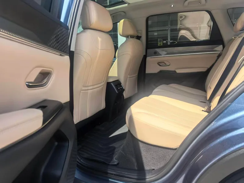 BYD Song Pro 2025 Second generation DM-i 115KM Excellence-type exterior photo 8 BYD Song Pro 2025 Second generation DM-i 115KM Excellence-type exterior photo 8