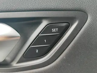 BMW 2 Series 2023 225i Four-door coupe M Sports suit interior photo 20 BMW 2 Series 2023 225i Four-door coupe M Sports suit interior photo 20
