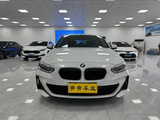 BMW 1 Series 2021 Restyling 120i M Sports Obsidian Night Edition exterior photo 3 BMW 1 Series 2021 Restyling 120i M Sports Obsidian Night Edition exterior photo 3