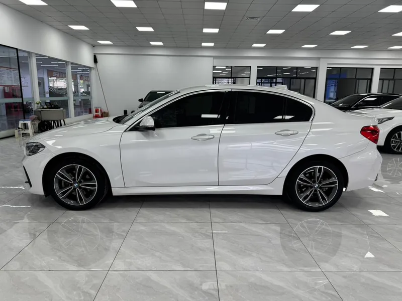 BMW 1 Series 2021 Restyling 120i M Sports Obsidian Night Edition exterior photo 4 BMW 1 Series 2021 Restyling 120i M Sports Obsidian Night Edition exterior photo 4