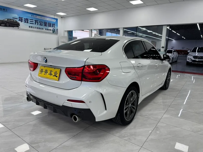 BMW 1 Series 2021 Restyling 120i M Sports Obsidian Night Edition exterior photo 5 BMW 1 Series 2021 Restyling 120i M Sports Obsidian Night Edition exterior photo 5