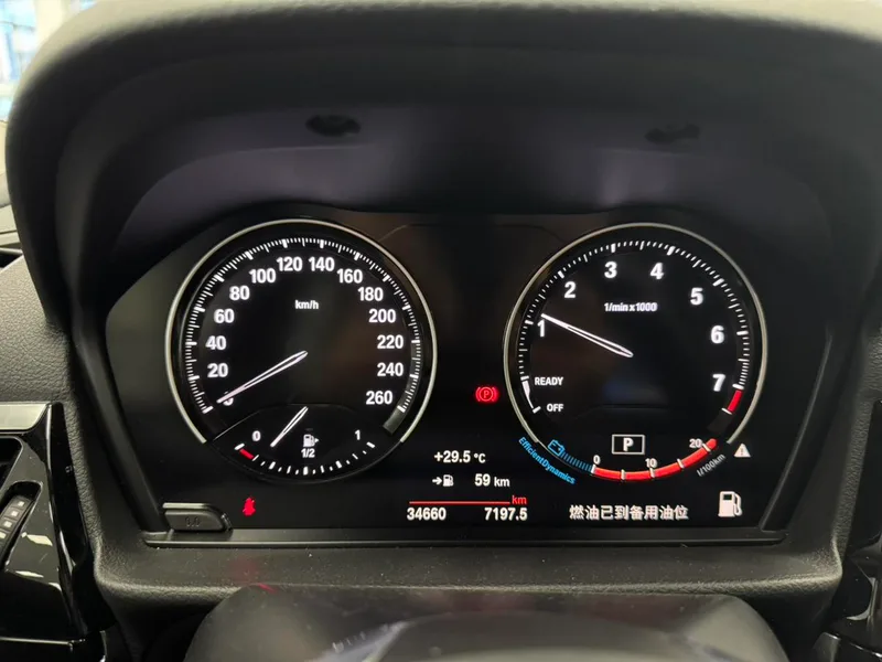 BMW 1 Series 2021 Restyling 120i M Sports Obsidian Night Edition interior photo 15 BMW 1 Series 2021 Restyling 120i M Sports Obsidian Night Edition interior photo 15