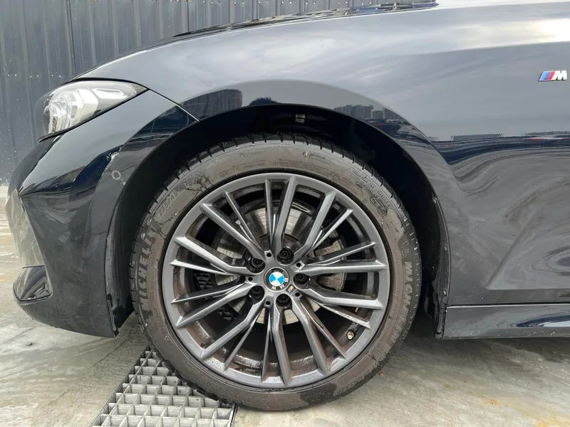 BMW 3 Series 2023 325Li M Sports Night Suit interior photo 10 BMW 3 Series 2023 325Li M Sports Night Suit interior photo 10
