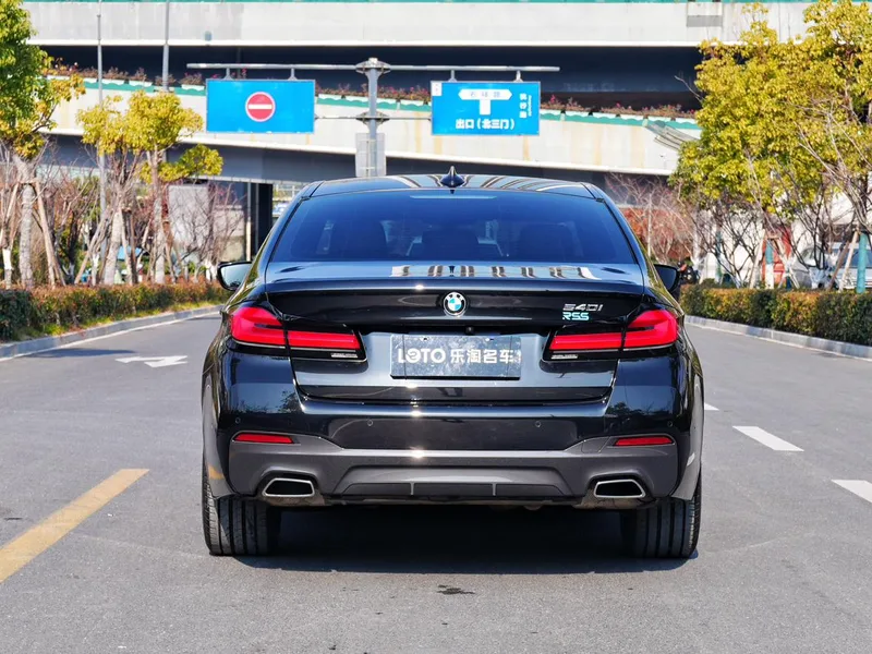 BMW 5 Series 2022 Restyling 540i Fashion Edition M Sports suit exterior photo 5 BMW 5 Series 2022 Restyling 540i Fashion Edition M Sports suit exterior photo 5