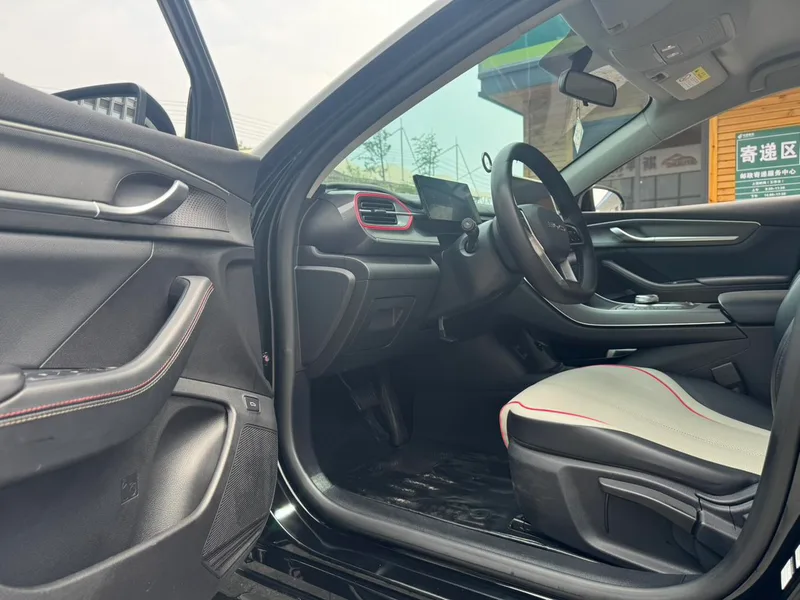 BYD Destroyer 05 2023 DM-i Champion Edition 55KM Luxury type interior photo 10 BYD Destroyer 05 2023 DM-i Champion Edition 55KM Luxury type interior photo 10