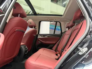 BMW X3 2022 xDrive30i Leading Type M Obsidian Night Suit interior photo 14 BMW X3 2022 xDrive30i Leading Type M Obsidian Night Suit interior photo 14