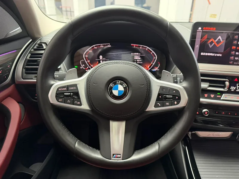 BMW X3 2022 xDrive30i Leading Type M Obsidian Night Suit interior photo 17 BMW X3 2022 xDrive30i Leading Type M Obsidian Night Suit interior photo 17