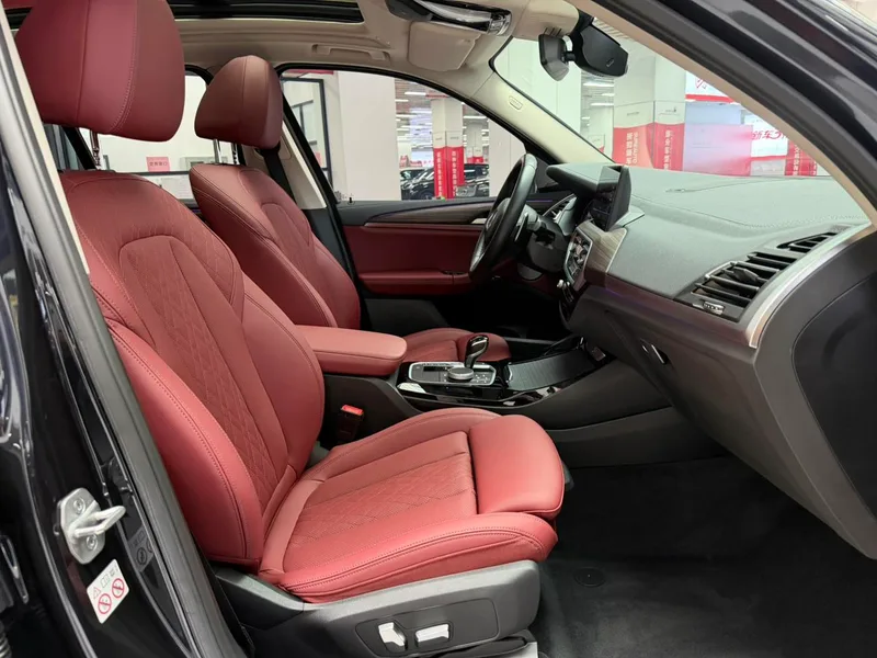 BMW X3 2022 xDrive30i Leading Type M Obsidian Night Suit interior photo 19 BMW X3 2022 xDrive30i Leading Type M Obsidian Night Suit interior photo 19