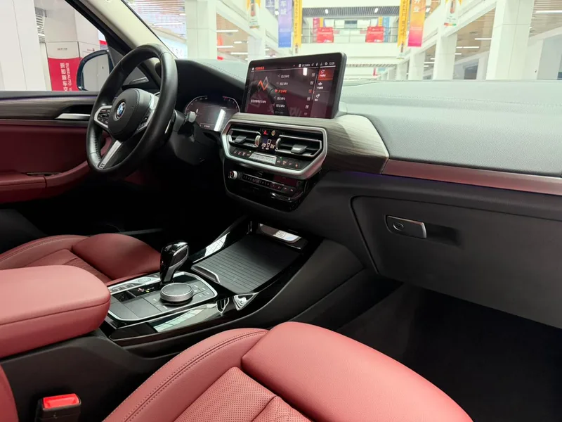 BMW X3 2022 xDrive30i Leading Type M Obsidian Night Suit interior photo 20 BMW X3 2022 xDrive30i Leading Type M Obsidian Night Suit interior photo 20