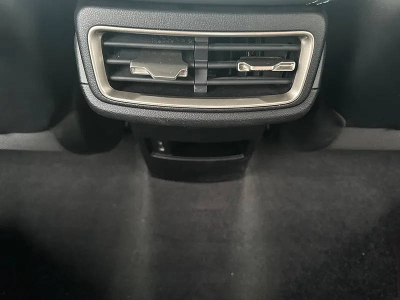 BYD Qin L 2025 Smart Driving Version DM-i 80KM Transcendent interior photo 16 BYD Qin L 2025 Smart Driving Version DM-i 80KM Transcendent interior photo 16