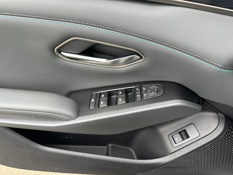 BYD Qin L 2025 Smart Driving Version DM-i 80KM Transcendent interior photo 17 BYD Qin L 2025 Smart Driving Version DM-i 80KM Transcendent interior photo 17