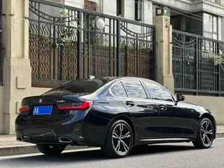 BMW 3 Series 2023 325i M Ensemble de sport extérieur photo 6 BMW 3 Series 2023 325i M Ensemble de sport extérieur photo 6