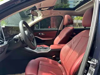 BMW 3 Series 2023 325i M Ensemble de sport intérieur photo 9 BMW 3 Series 2023 325i M Ensemble de sport intérieur photo 9