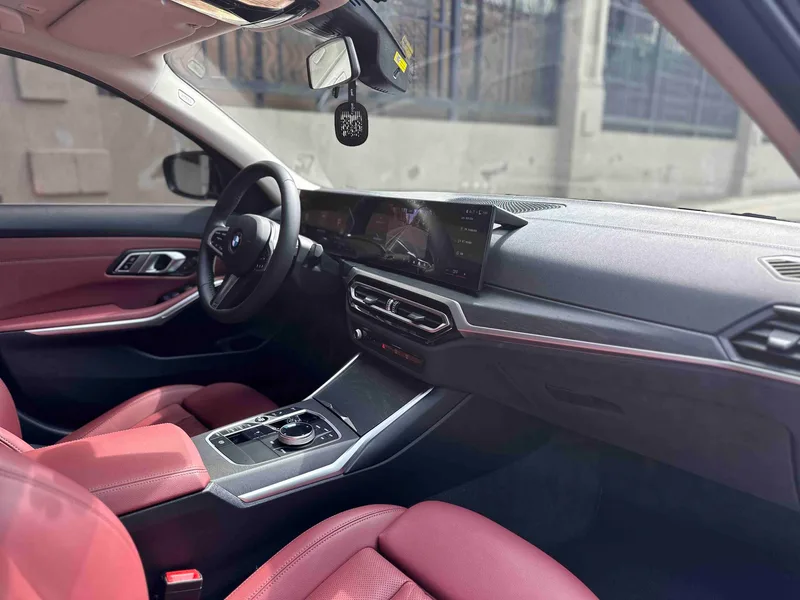 BMW 3 Series 2023 325i M Ensemble de sport intérieur photo 13 BMW 3 Series 2023 325i M Ensemble de sport intérieur photo 13