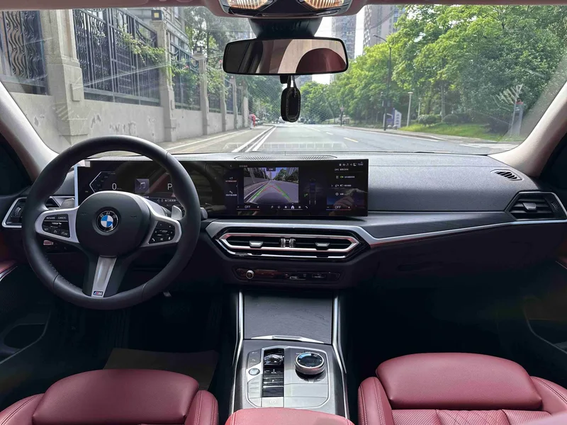 BMW 3 Series 2023 325i M Ensemble de sport intérieur photo 15 BMW 3 Series 2023 325i M Ensemble de sport intérieur photo 15