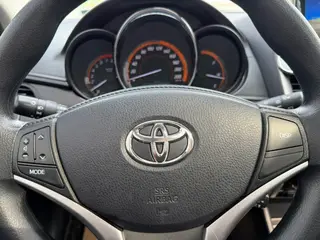 Toyota Yaris L 2022 1.5L CVT De lujo PLUS Edición interior foto 11 Toyota Yaris L 2022 1.5L CVT De lujo PLUS Edición interior foto 11