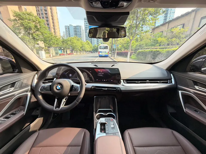 BMW X1 2025 sDrive25Li M Sports suit exterior photo 5 BMW X1 2025 sDrive25Li M Sports suit exterior photo 5