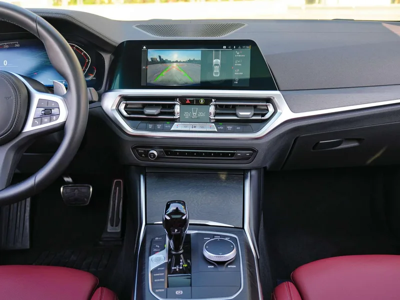 BMW 4 Series 2022 425i Fashionable M Sports Night Suit interior photo 11 BMW 4 Series 2022 425i Fashionable M Sports Night Suit interior photo 11