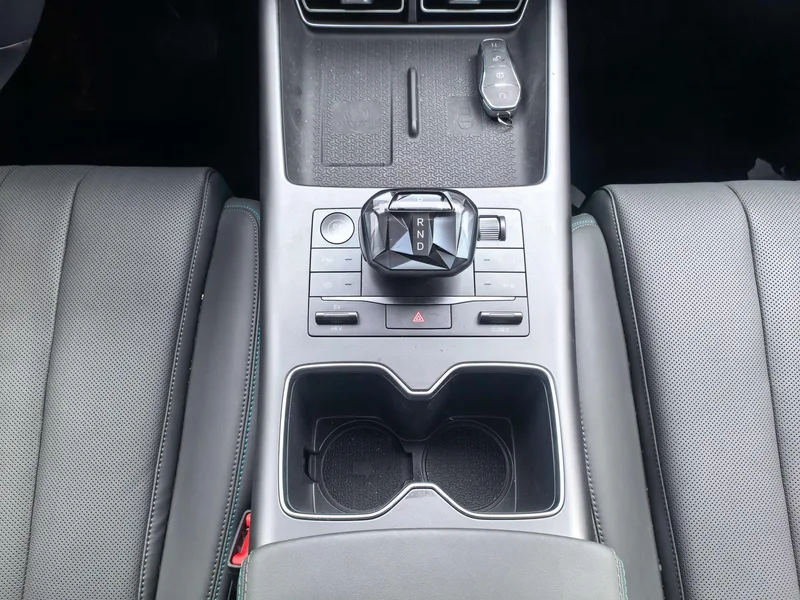 BYD Song Pro 2025 Versión de conducción inteligente de segunda generación DM-i 115KM Tipo de superación interior foto 14 BYD Song Pro 2025 Versión de conducción inteligente de segunda generación DM-i 115KM Tipo de superación interior foto 14