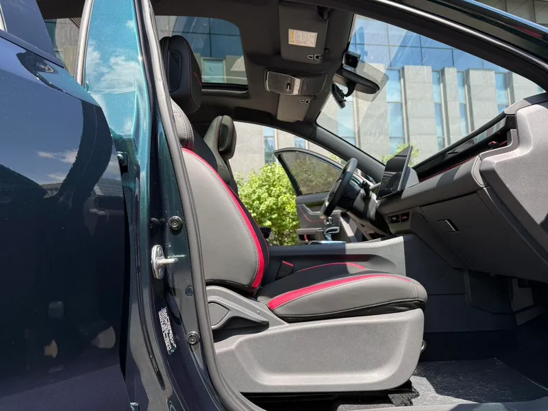 Jetour Dasheng 2023 1.5T DCT Étoile PRO intérieur photo 15 Jetour Dasheng 2023 1.5T DCT Étoile PRO intérieur photo 15