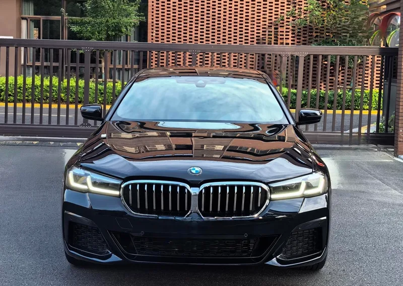 BMW 5 Series 2023 530Li Leading Type M Sports suit exterior photo 2 BMW 5 Series 2023 530Li Leading Type M Sports suit exterior photo 2