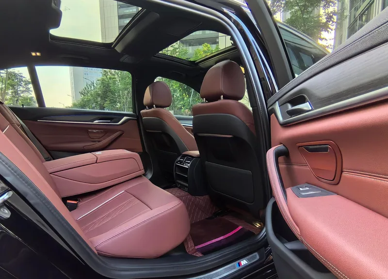 BMW 5 Series 2023 530Li Leading Type M Sports suit interior photo 7 BMW 5 Series 2023 530Li Leading Type M Sports suit interior photo 7