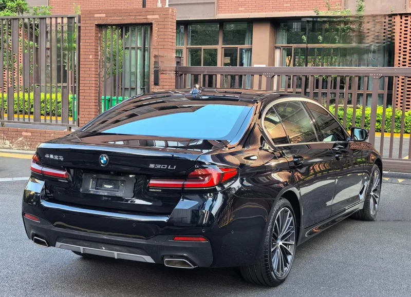BMW 5 Series 2023 530Li Leading Type M Sports suit interior photo 8 BMW 5 Series 2023 530Li Leading Type M Sports suit interior photo 8