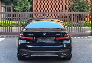 BMW 5 Series 2023 530Li Leading Type M Sports suit interior photo 9 BMW 5 Series 2023 530Li Leading Type M Sports suit interior photo 9
