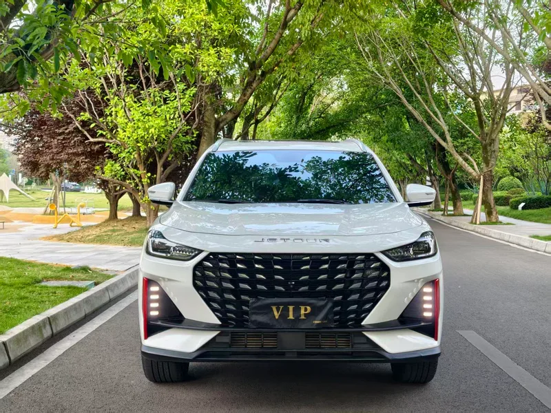 Jetour X70 PRO 2023 1.6TD DCT Enjoy with pleasure PRO 7 seat exterior photo 2 Jetour X70 PRO 2023 1.6TD DCT Enjoy with pleasure PRO 7 seat exterior photo 2