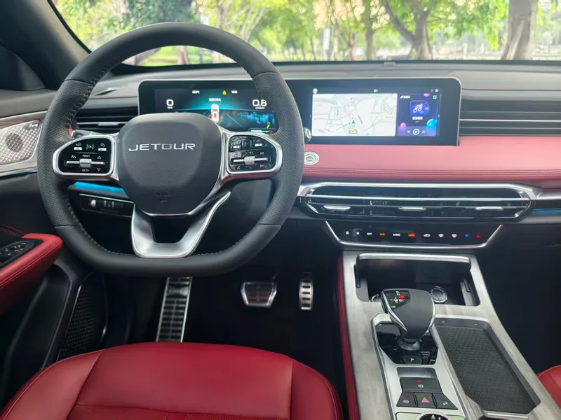 Jetour X70 PRO 2023 1.6TD DCT Enjoy with pleasure PRO 7 seat interior photo 17 Jetour X70 PRO 2023 1.6TD DCT Enjoy with pleasure PRO 7 seat interior photo 17