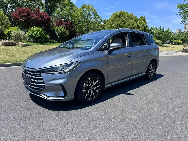 BYD Song MAX DM 2022 DM-i 105KM Flagship exterior photo 1 BYD Song MAX DM 2022 DM-i 105KM Flagship exterior photo 1