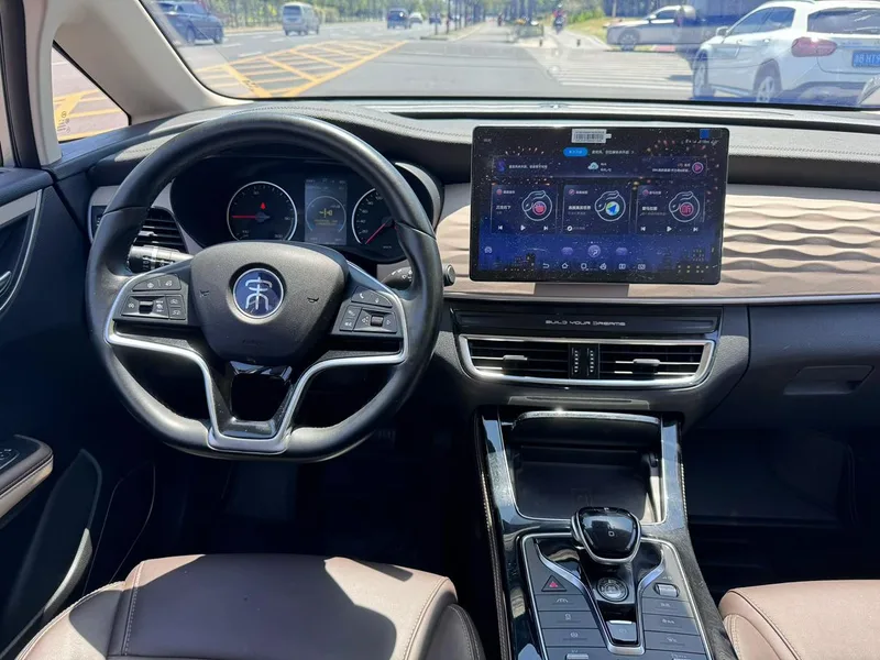 BYD Song MAX DM 2022 DM-i 105KM Flagship exterior photo 5 BYD Song MAX DM 2022 DM-i 105KM Flagship exterior photo 5