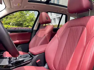 BMW X3 2022 xDrive25i M Sports suit interior photo 11 BMW X3 2022 xDrive25i M Sports suit interior photo 11