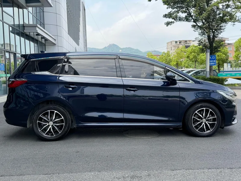 BYD Song MAX 2017 1.5T Auto Zhilian Luxury Model 7 seat exterior photo 5 BYD Song MAX 2017 1.5T Auto Zhilian Luxury Model 7 seat exterior photo 5
