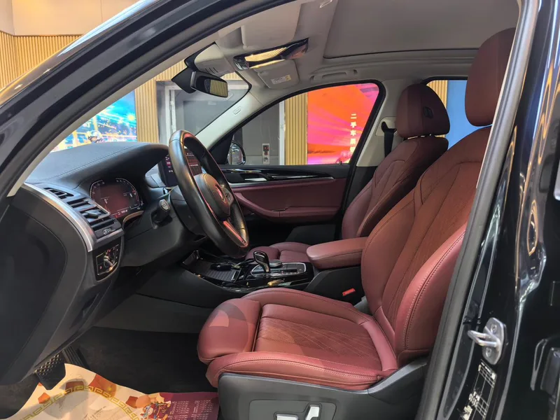 BMW X3 2022 Restyling xDrive25i M Sports suit interior photo 11 BMW X3 2022 Restyling xDrive25i M Sports suit interior photo 11