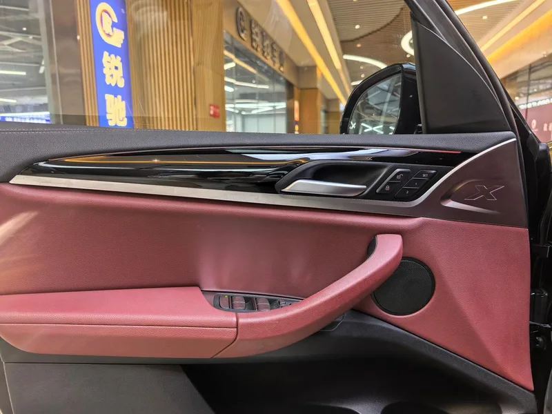 BMW X3 2022 Restyling xDrive25i M Sports suit interior photo 12 BMW X3 2022 Restyling xDrive25i M Sports suit interior photo 12