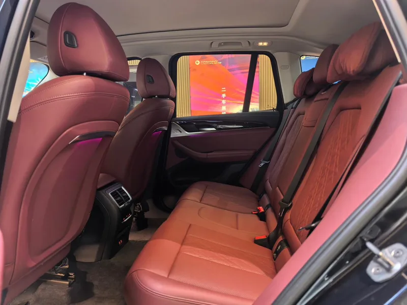 BMW X3 2022 Restyling xDrive25i M Sports suit interior photo 13 BMW X3 2022 Restyling xDrive25i M Sports suit interior photo 13
