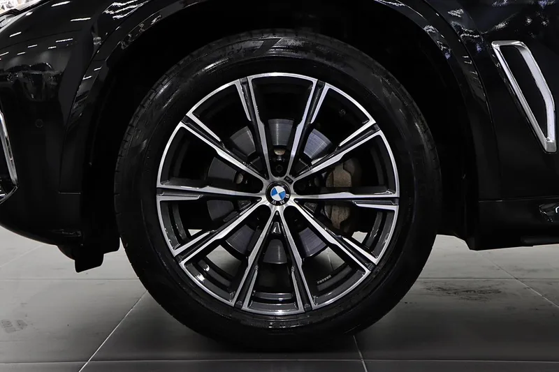 BMW X5 2022 xDrive 30Li Premium Class M Sports suit exterior photo 8 BMW X5 2022 xDrive 30Li Premium Class M Sports suit exterior photo 8