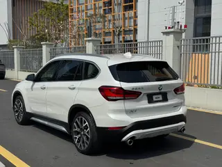 BMW X1 2022 xDrive25Li Premium Class exterior photo 5 BMW X1 2022 xDrive25Li Premium Class exterior photo 5