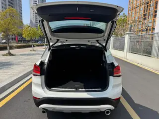 BMW X1 2022 xDrive25Li Premium Class interior photo 10 BMW X1 2022 xDrive25Li Premium Class interior photo 10