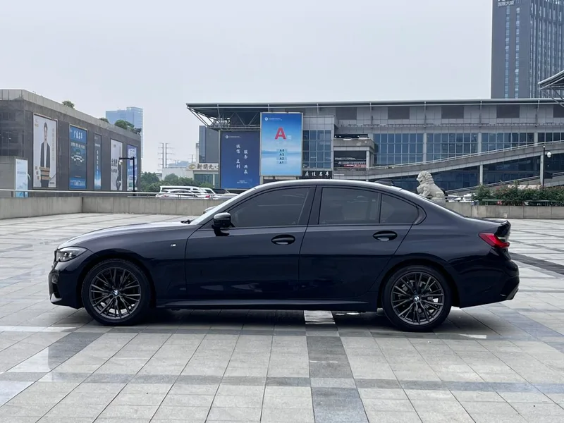 BMW 3 Series 2022 Restyling 325i M Sports Night Suit exterior photo 4 BMW 3 Series 2022 Restyling 325i M Sports Night Suit exterior photo 4
