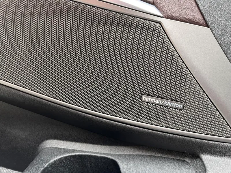 BMW 3 Series 2022 Restyling 325i M Sports Night Suit interior photo 10 BMW 3 Series 2022 Restyling 325i M Sports Night Suit interior photo 10