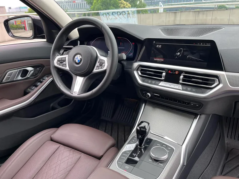 BMW 3 Series 2022 Restyling 325i M Sports Night Suit interior photo 11 BMW 3 Series 2022 Restyling 325i M Sports Night Suit interior photo 11