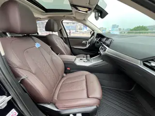 BMW 3 Series 2022 Restyling 325i M Sports Night Suit interior photo 13 BMW 3 Series 2022 Restyling 325i M Sports Night Suit interior photo 13