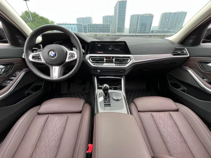BMW 3 Series 2022 Restyling 325i M Sports Night Suit interior photo 14 BMW 3 Series 2022 Restyling 325i M Sports Night Suit interior photo 14