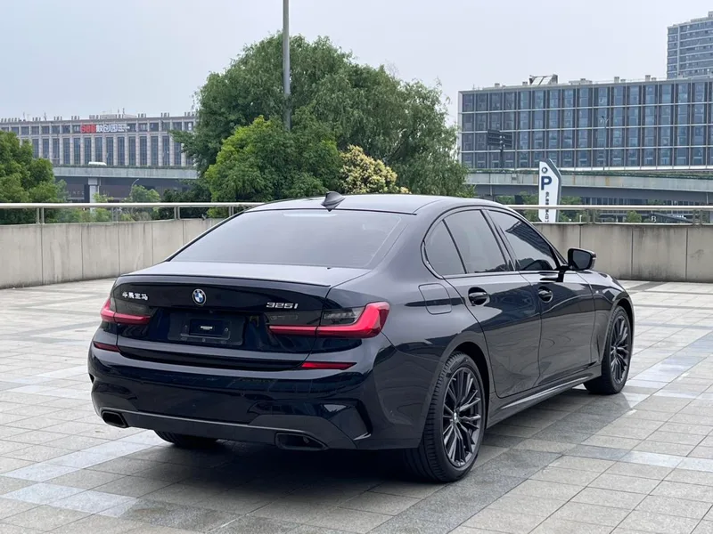 BMW 3 Series 2022 Restyling 325i M Sports Night Suit interior photo 17 BMW 3 Series 2022 Restyling 325i M Sports Night Suit interior photo 17